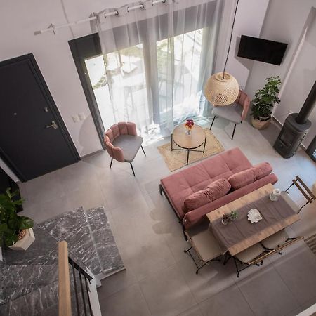 Isida - Cozy Sea Walk Lodge With Private Garden เนอามากรี ภายนอก รูปภาพ